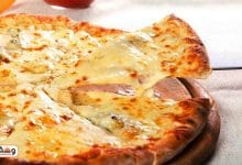 طريقة عمل بيتزا جبن بـ 5 انواع جبن مختلفة
