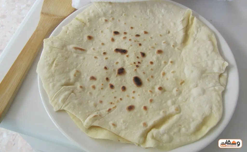 طريقة عمل العيش السورى بطريقة مع فاطمة أبو حاتي