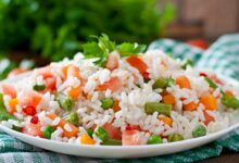 سلطة الأرز بالخضار