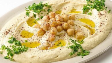 حمص بالطحينة والقرنبيط المقلي